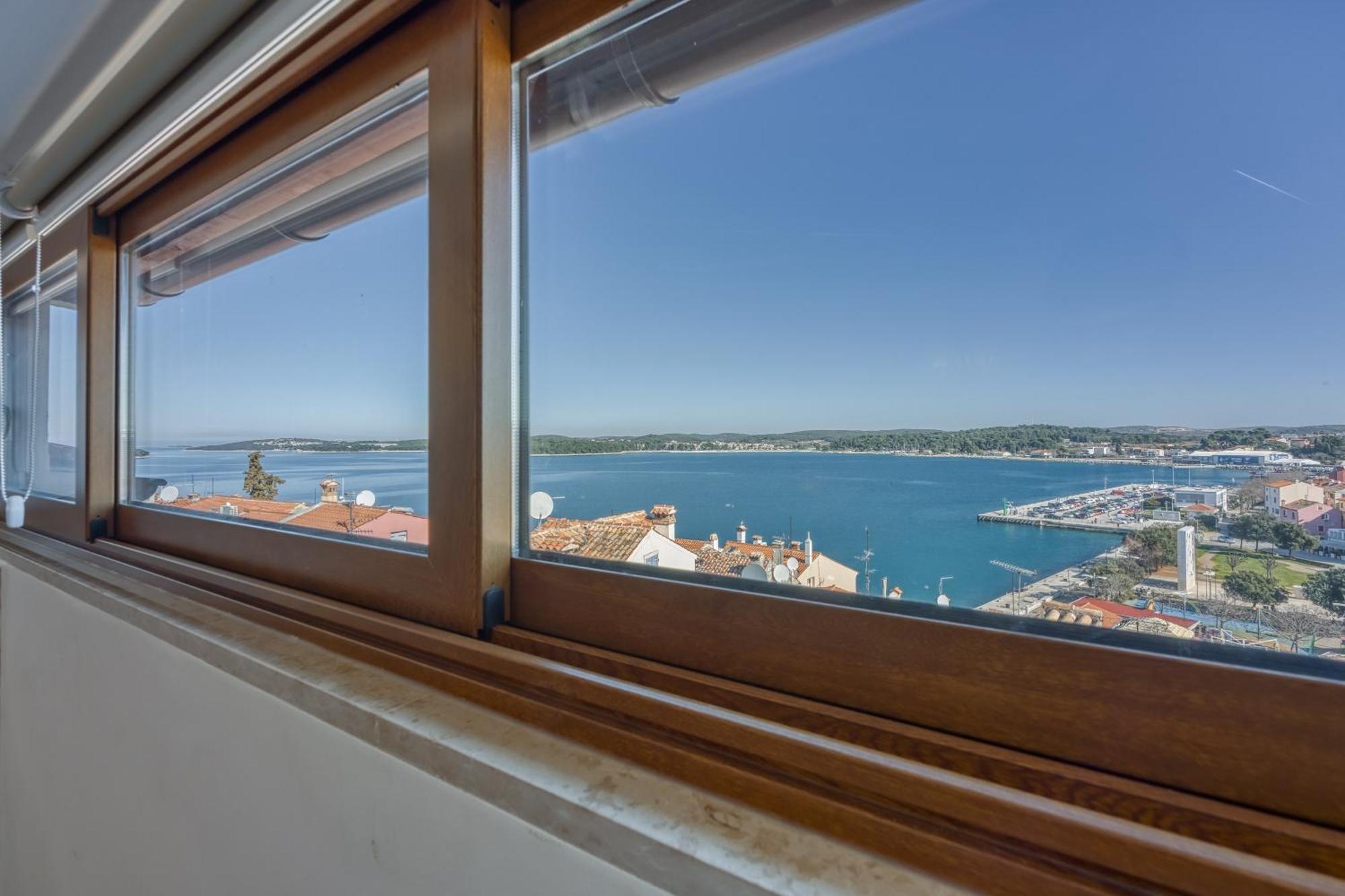 Stella Sea View Apartament *