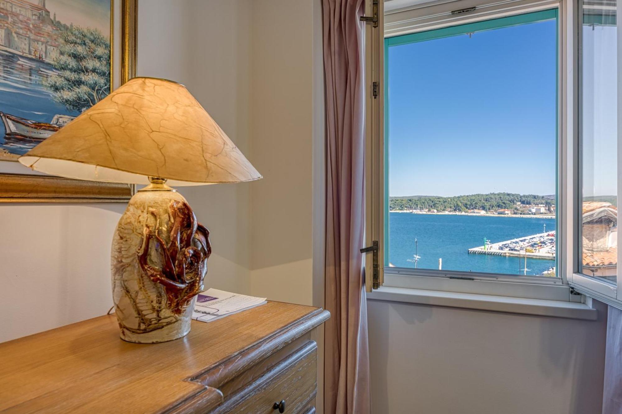 Stella Sea View